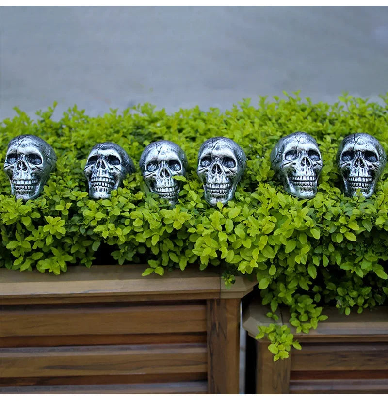 6Pcs Simulation Human Skull Head Ghost Garden Doors Hanging Courtyard Pendant Ornament for Home Bar Halloween Party Decorations