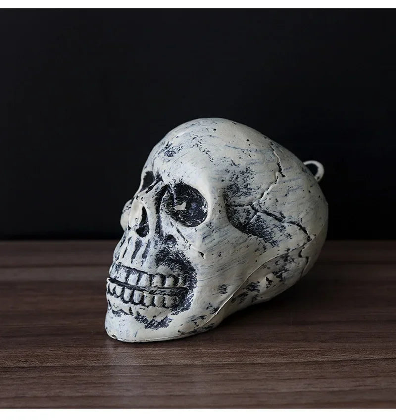6Pcs Simulation Human Skull Head Ghost Garden Doors Hanging Courtyard Pendant Ornament for Home Bar Halloween Party Decorations