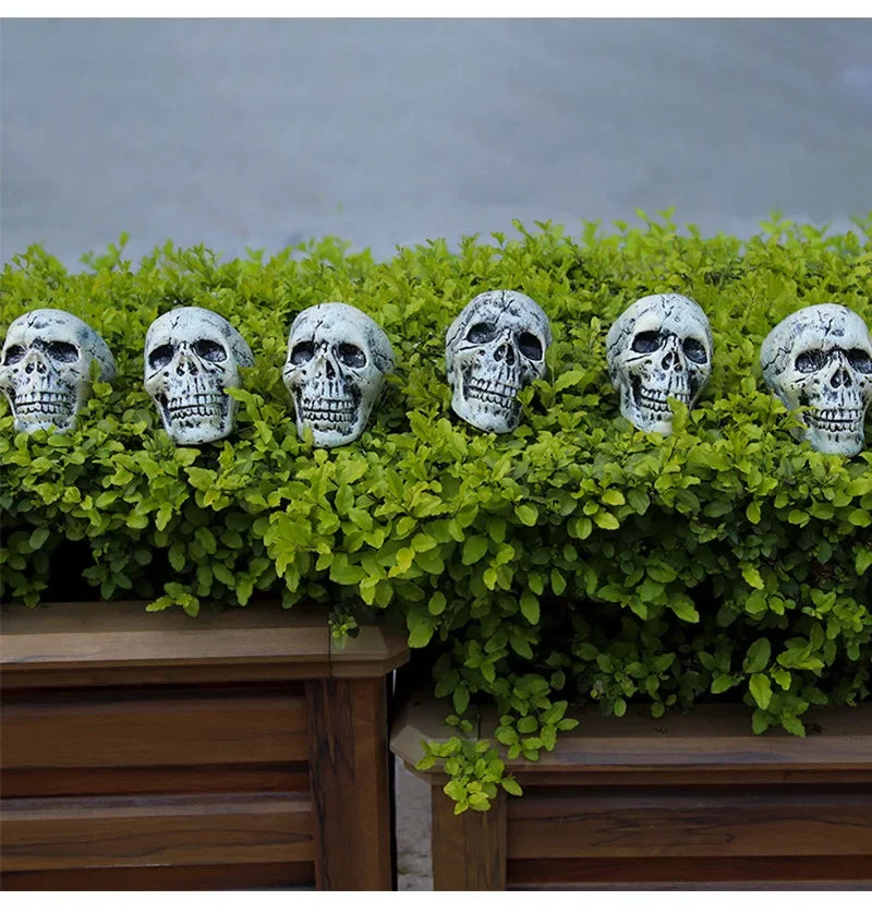 6Pcs Simulation Human Skull Head Ghost Garden Doors Hanging Courtyard Pendant Ornament for Home Bar Halloween Party Decorations